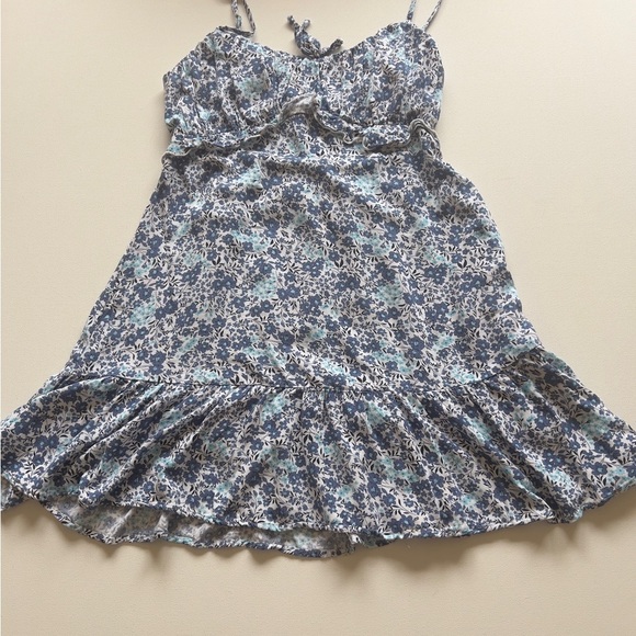 Altar'd State Dresses & Skirts - EUC Altard State Blue Floral Print Mini Dress Size Medium (E3)